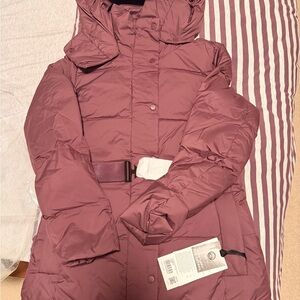 Brand New Lululemon Wunder Puff Waist Jacket Mulled Wine Red Women's Size 2